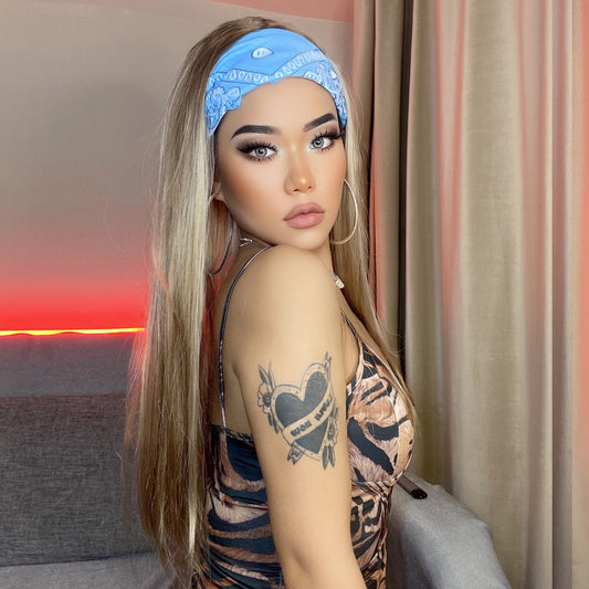 Perruque Haute Tolerance Bandeau Raide Blonde Synthetique 70cm