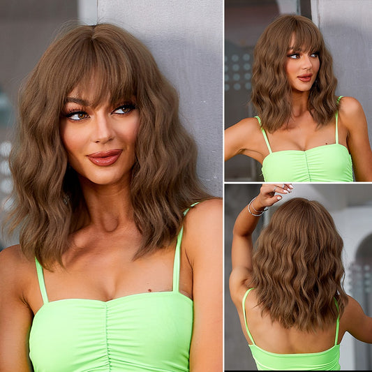 Perruque Haute Résistance Bobo Ondulée Brune Avec Frange Synthetique 35cm