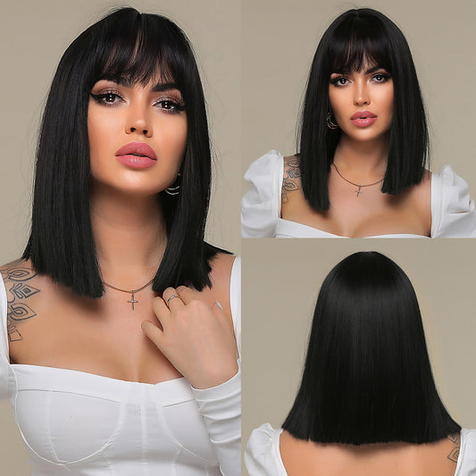 Perruque Synthetique Haute Résistance Bobo Raide Noir Avec Frange 35cm