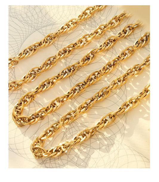 Collier avec fermoir à bascule et chaîne en métal doré